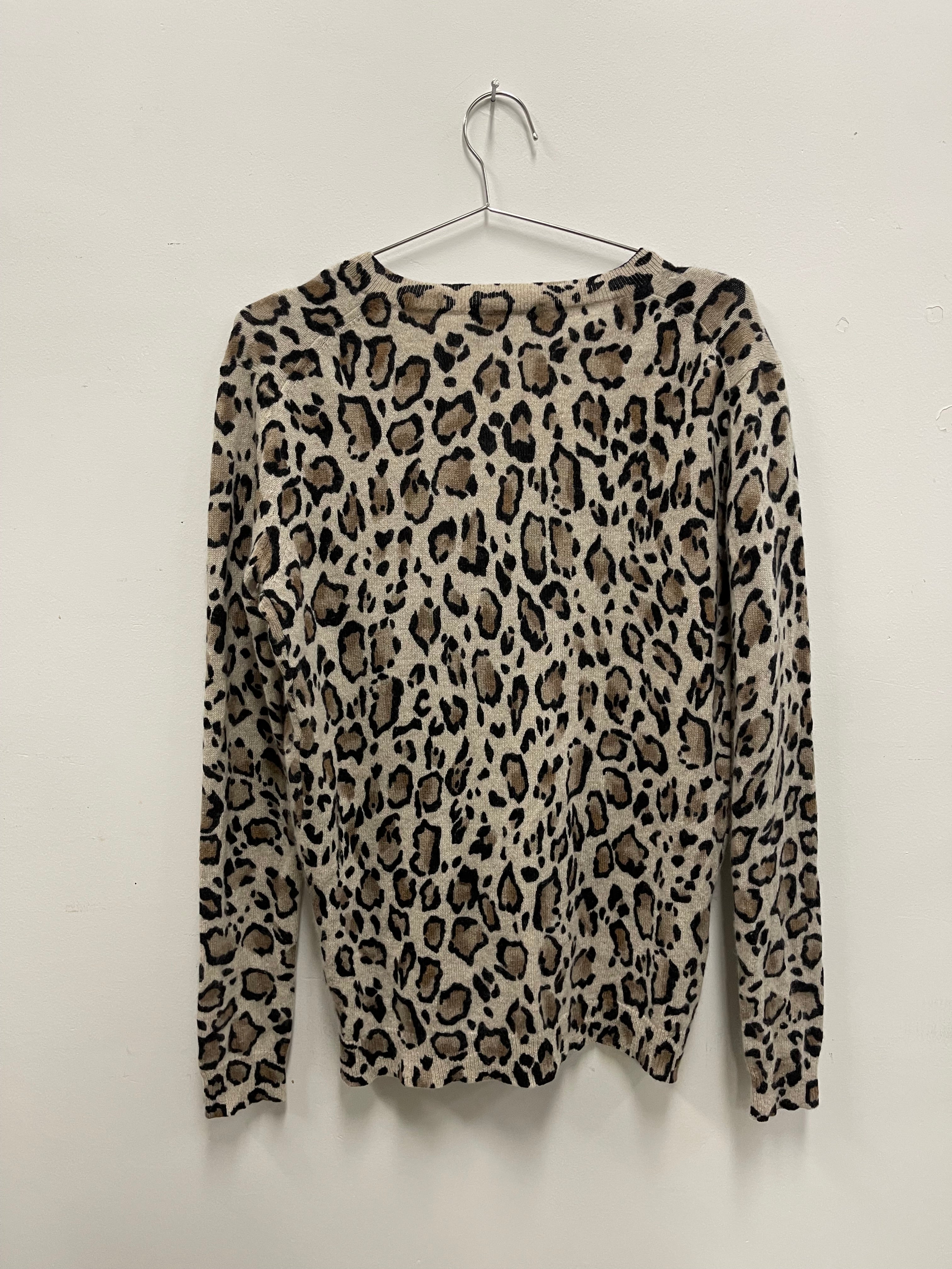 White and Warren Leopard Print L