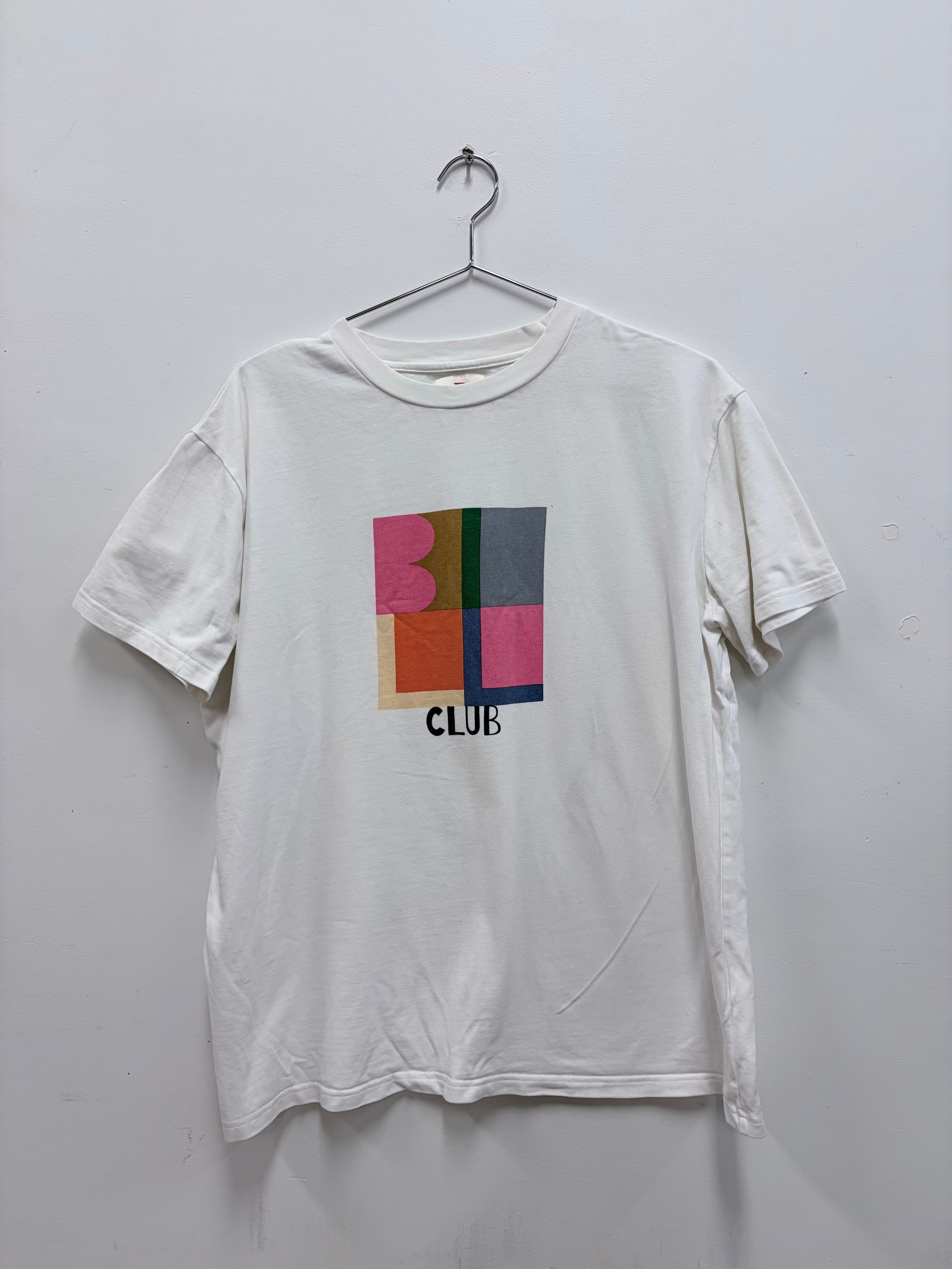 By Billie White Club T'shirt - S/M