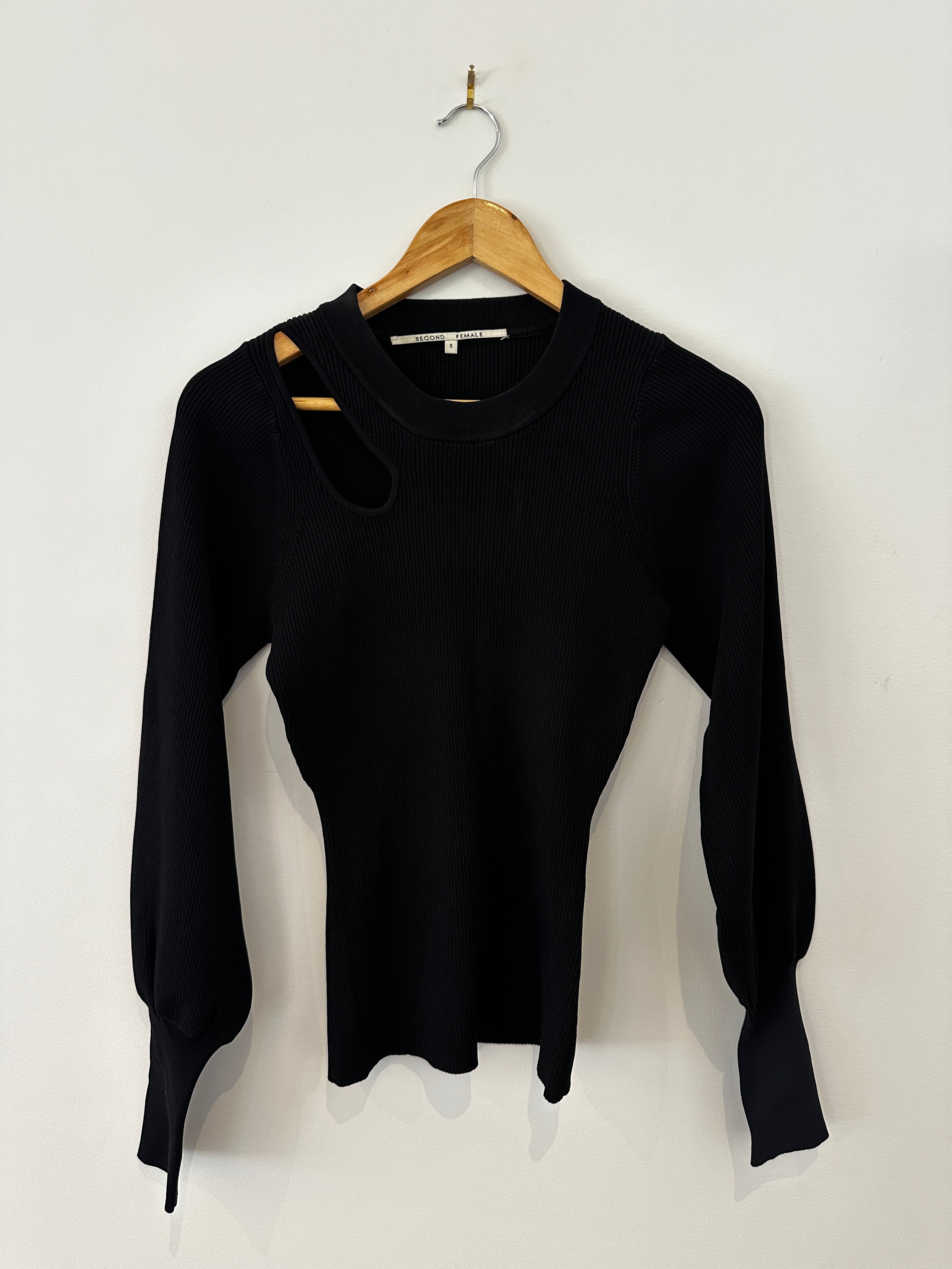 Second Female Ribbed Top with Cutout - S