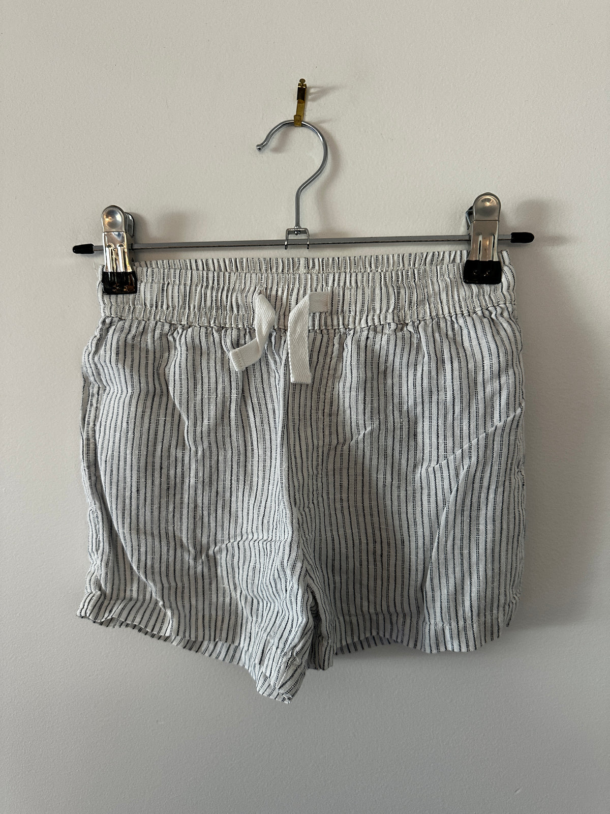 Assembly Label White/Black Linen Short - Kids 5