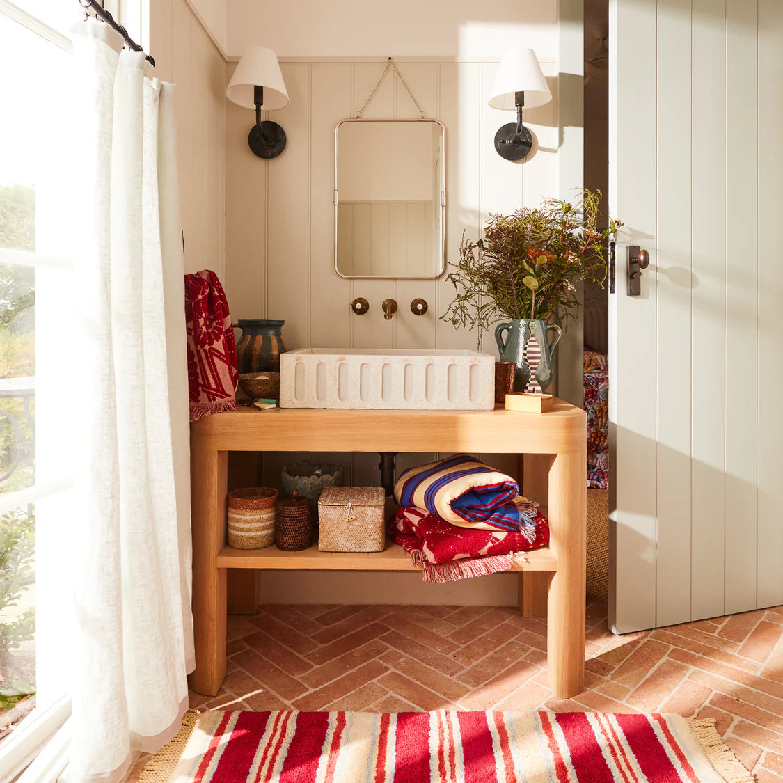 Lucia Hand Towel - Crimson