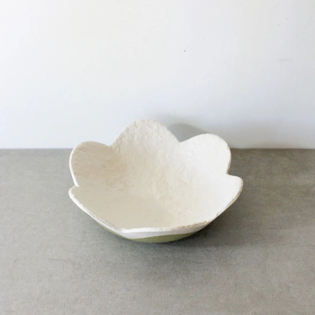 Scalloped Dish Small- Oatmeal/Olive